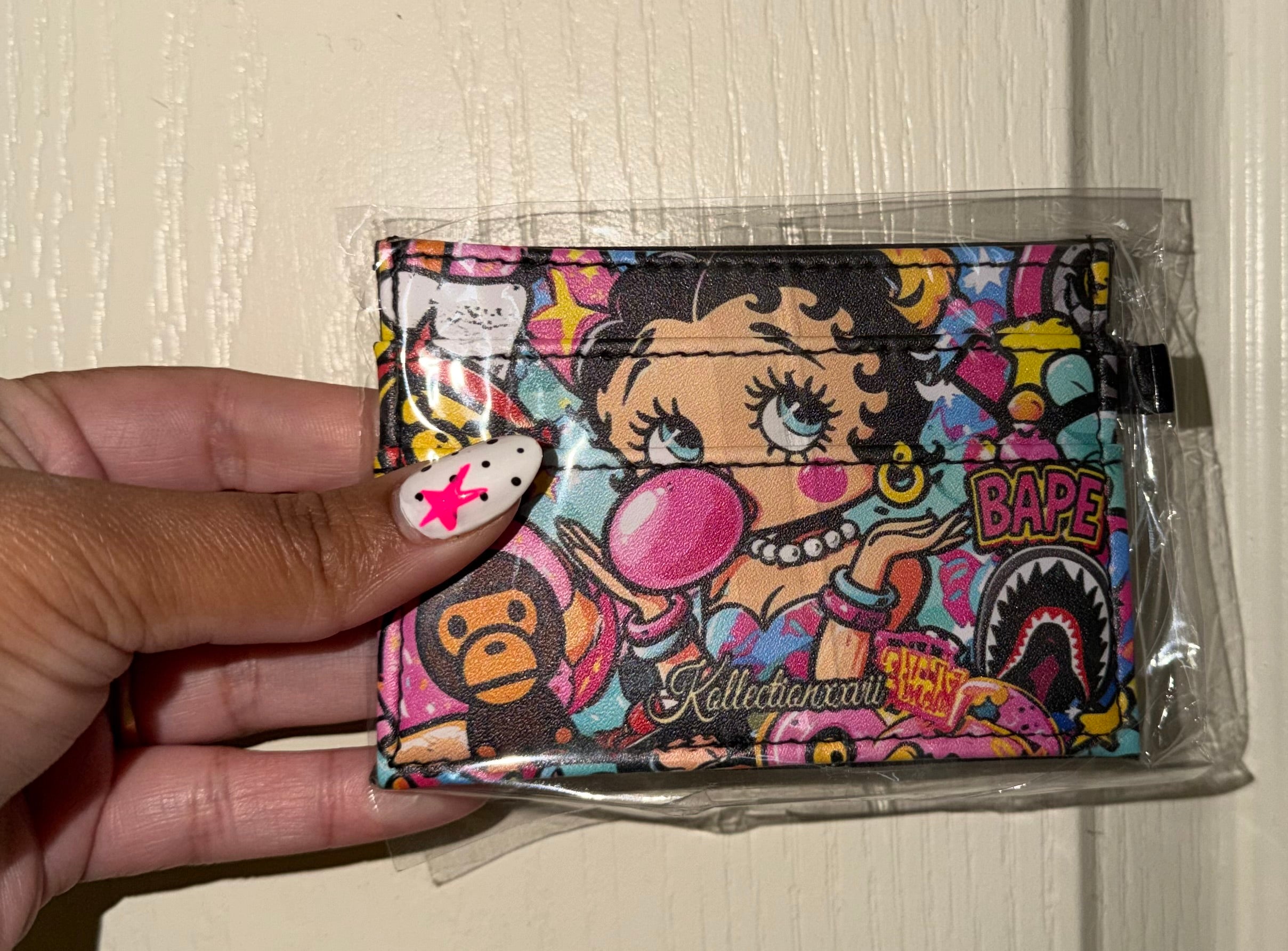 Bubblegum bombshell card holder